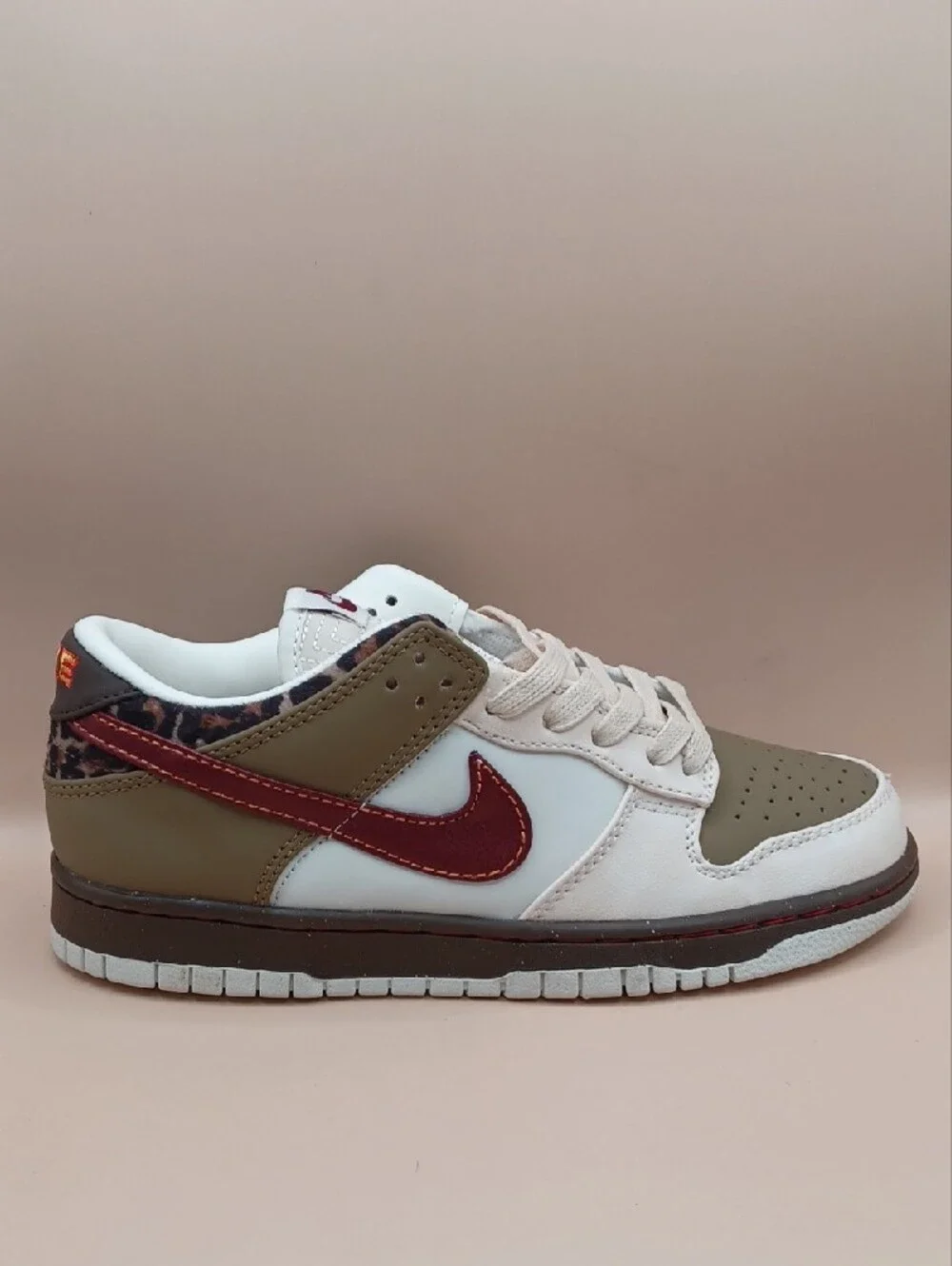 New Nike Womens Dunk Low Sneaker-Khaki Team Red Leopard Size 7.5 US